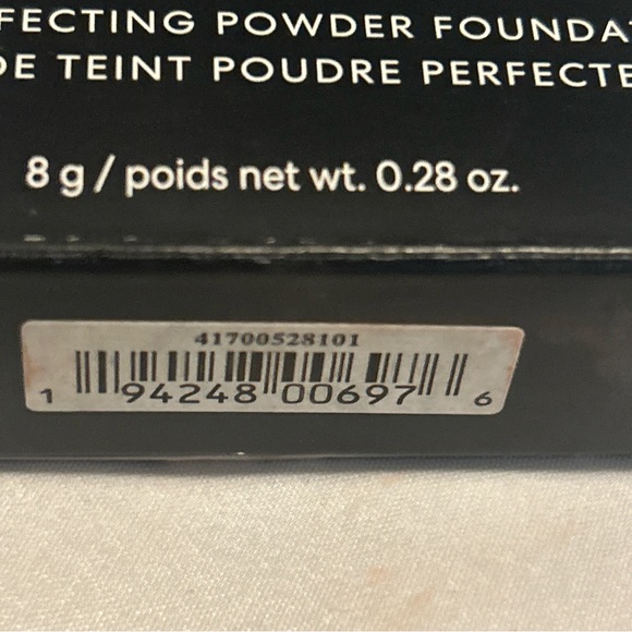 BareMinerals Barepro 16 Hour Skin Perfecting Powder Foundation Light 20 Cool - Picture 4 of 9